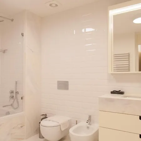 Flh Praca Comercio Bright Flat *