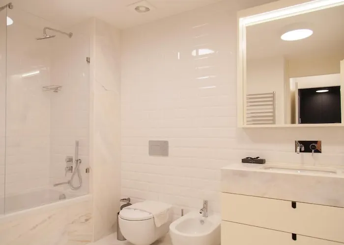 Flh Praca Comercio Bright Flat *